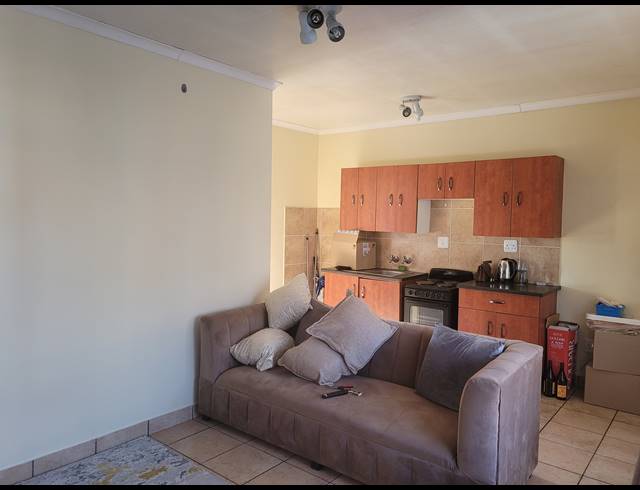 1 BEDROOM APARTMENT TO LET IN RUSTENBURG CENTRAL